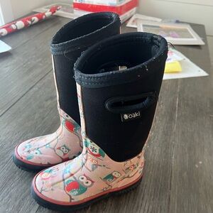 Oaki snow, rain and much boot size 10T